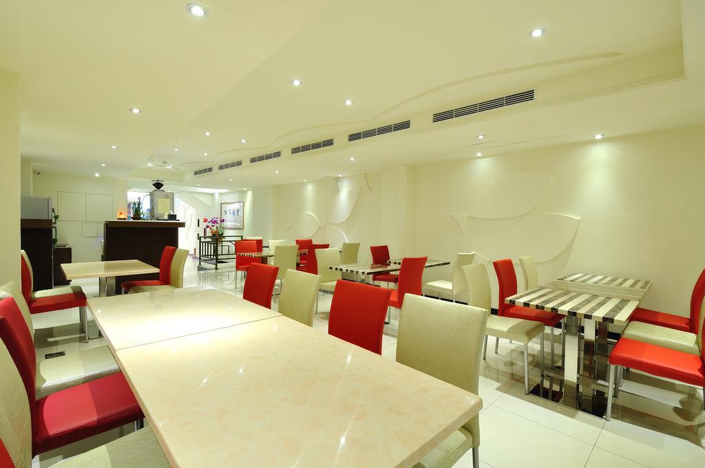Bravo Hotel Taichung Exterior foto